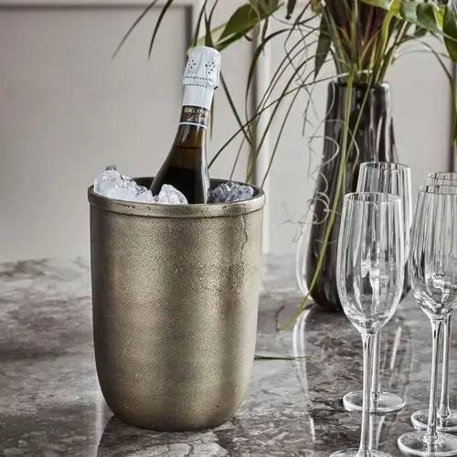 Håndlavet champagnekøler i guldfarvet aluminium
