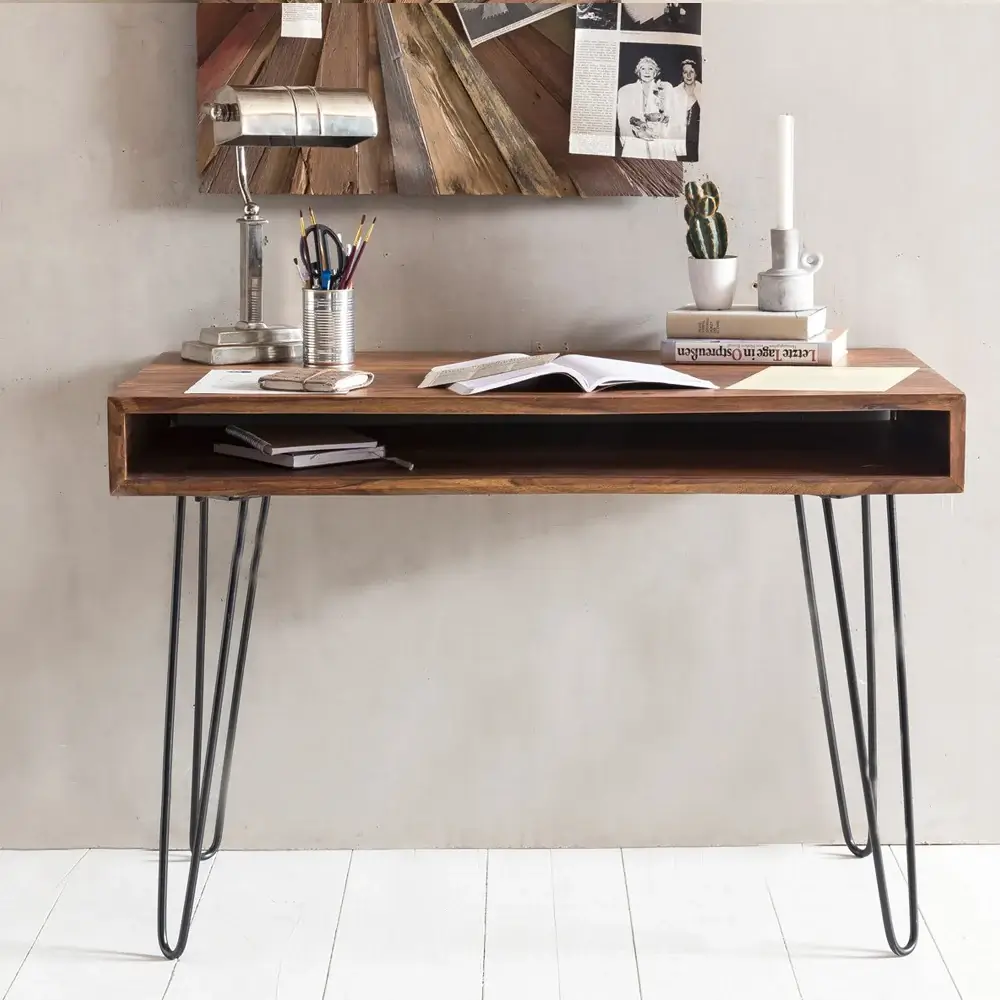 Lille skrivebord i retro stil